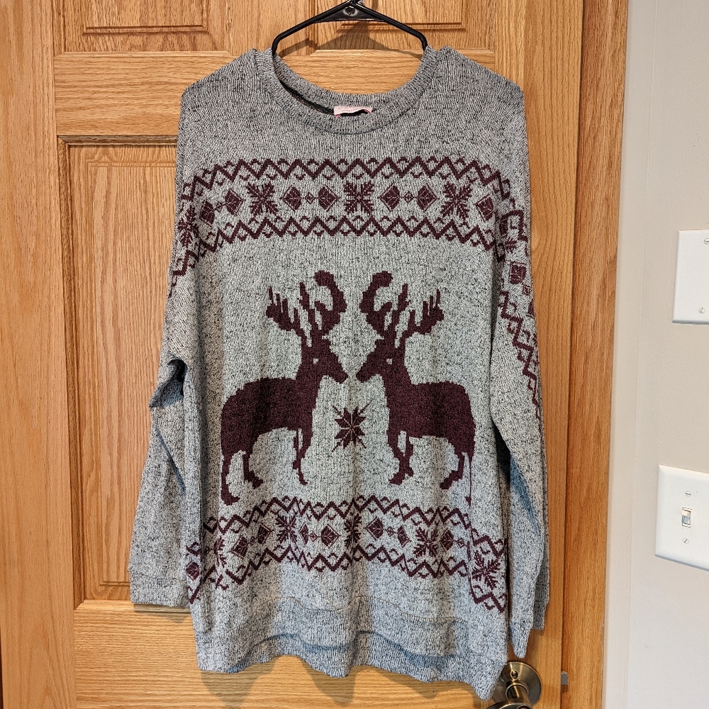 Pink Lily Reindeer Top | M